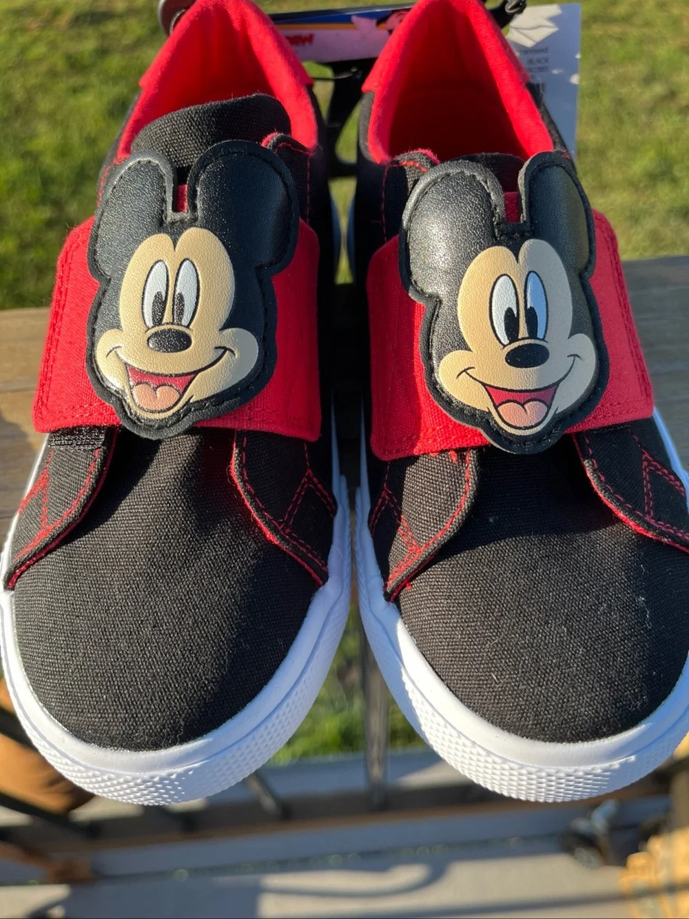 Disney Mickey Mouse & Friends Kids Tennis Shoes Size 11 NWT hook & loop fastener